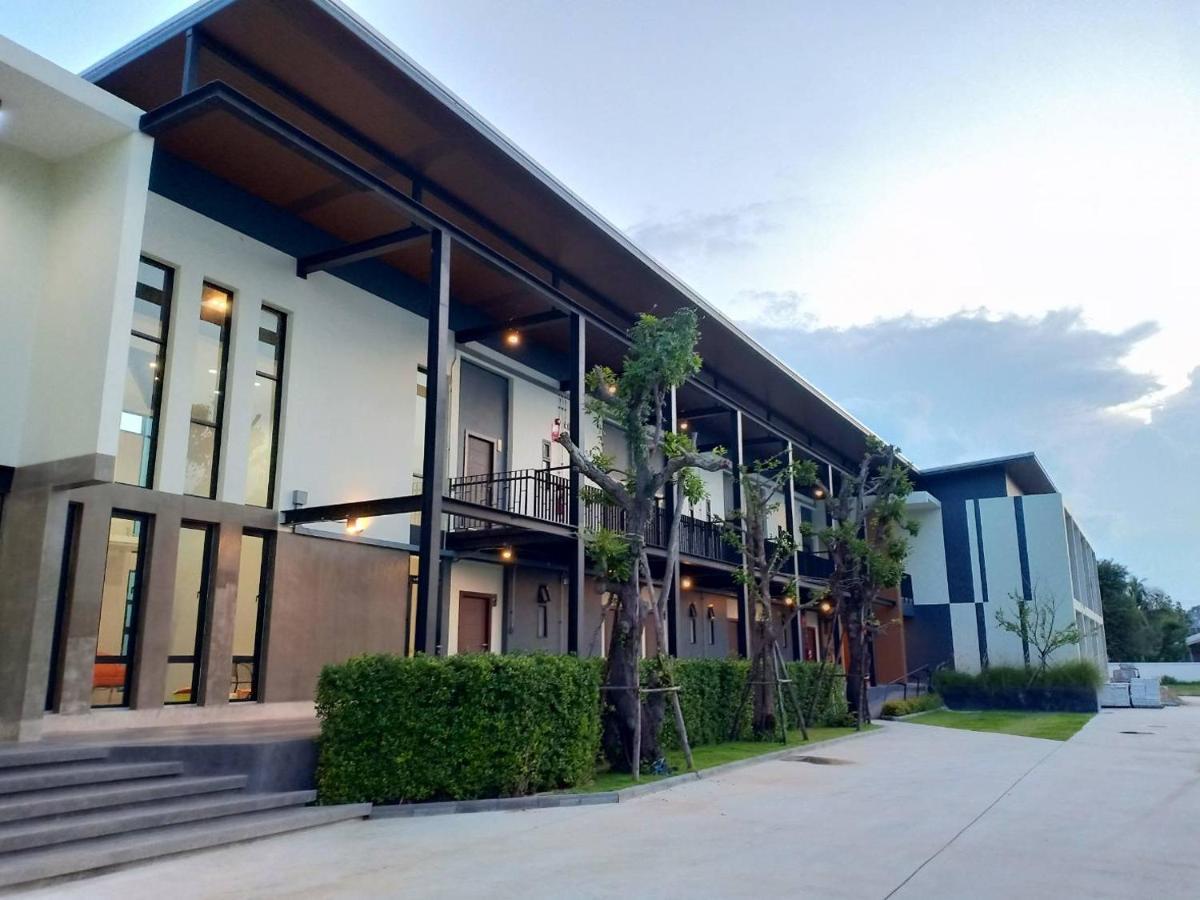 De Vine House Hotel Roi Et Exterior photo