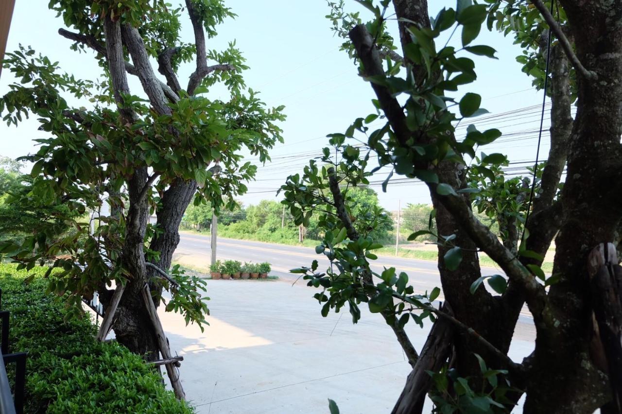 De Vine House Hotel Roi Et Exterior photo